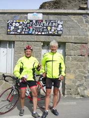 I2 - 02-09 - Passage au sommet du Tourmalet pour Guy et Gilbert